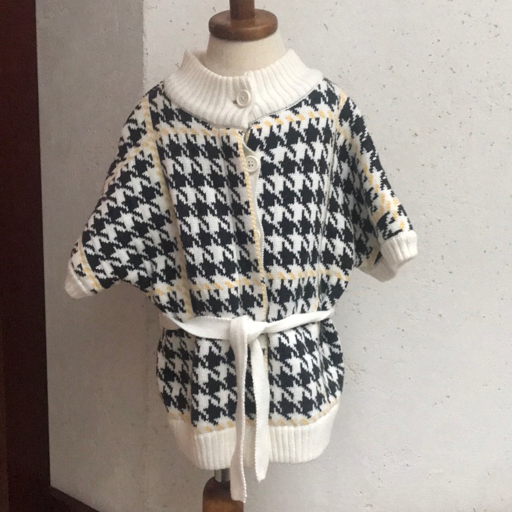 Janie and Jack Little girl’s houndstooth sweater